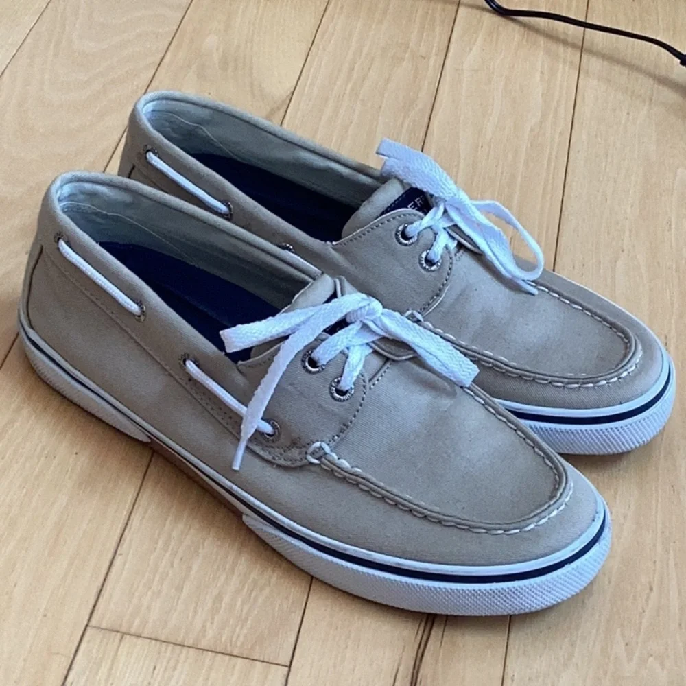 Sperry Top-Sider light khaki boat shoes. Men’s size 9